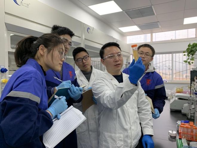 從哈佛回歸母校川大任職,以植物多酚基材料作為底盤技術(shù),推進活體生物藥研制與碳中和新材料應用